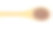 木竹勺上的谷粒。孤立的,白色背景。素材图片